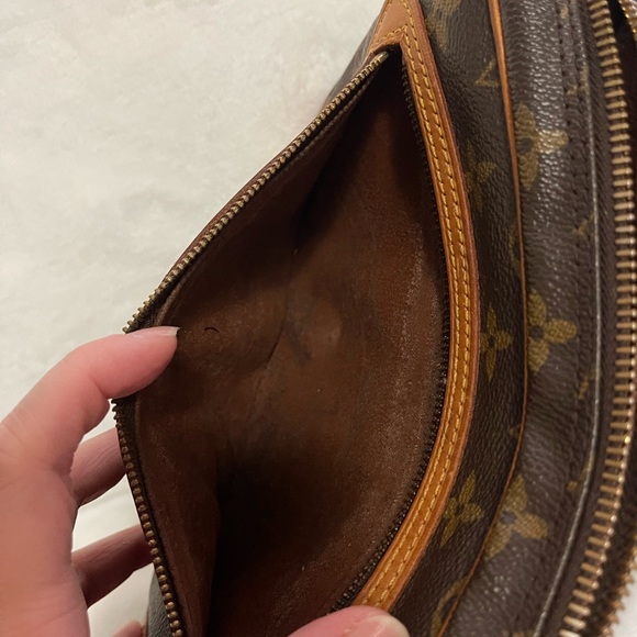 Louis Vuitton monogram Marly Dragonne clutch - Picture 9 of 11